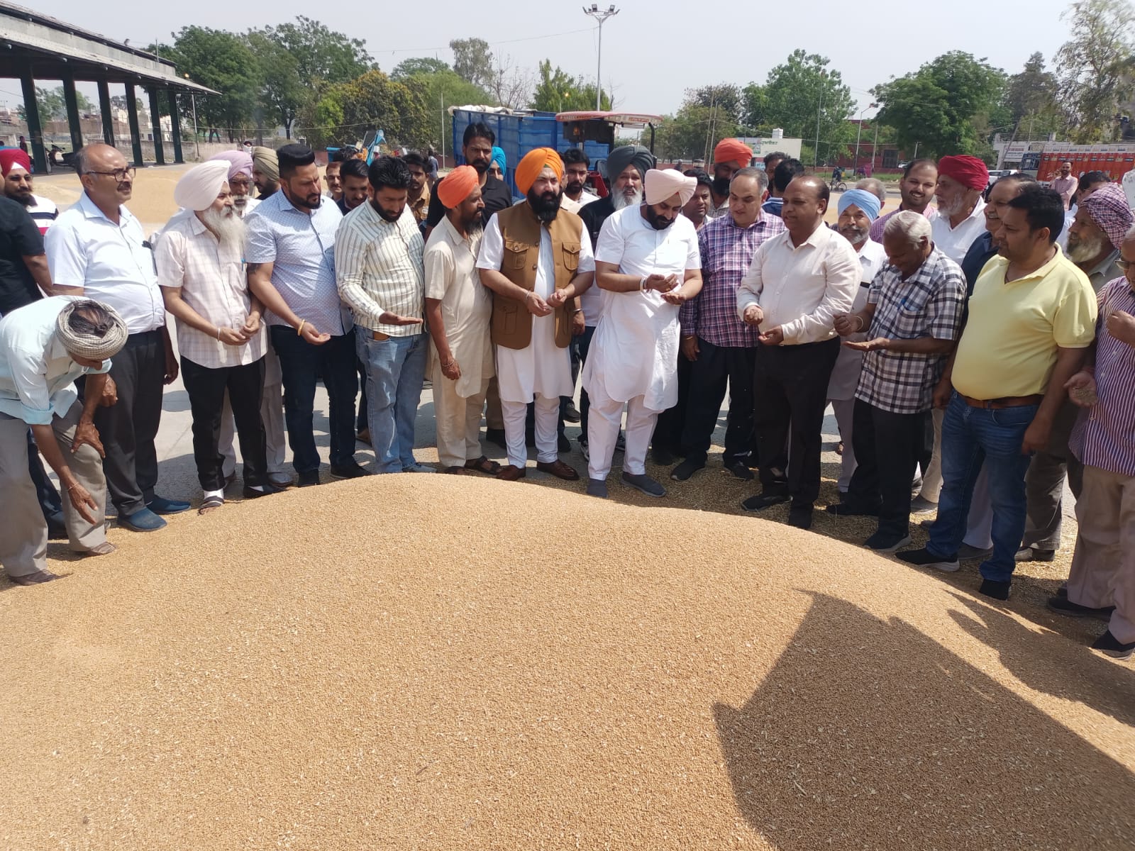 ਕਿਸਾਨਾਂ ਨੂੰ ਮੰਡੀਆਂ 'ਚ ਖੱਜਲ ਖੁਆਰ ਨਹੀਂ ਹੋਣ ਦਿੱਤਾ ਜਾਵੇਗਾ : ਹਰਮੀਤ ਪਠਾਣਮਾਜਰਾ